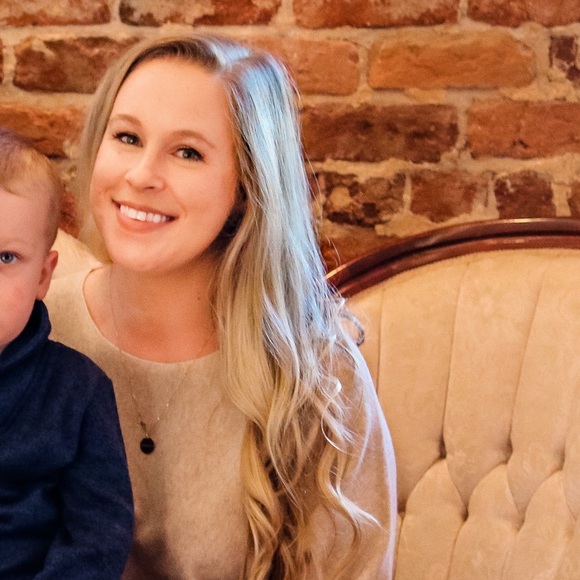 Meet your Posher, Kari - Picture 1 of 1